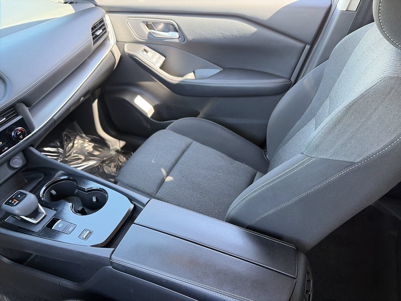 Used 2025 Nissan Rogue SV FWD image 21