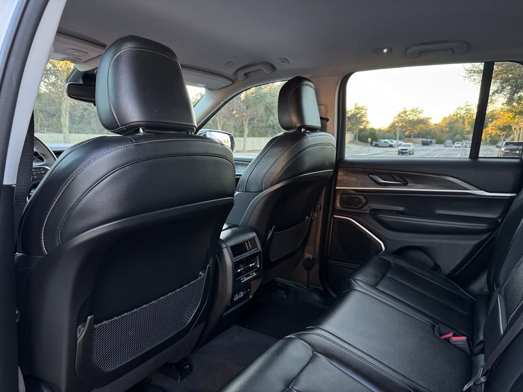 Used 2022 Jeep Grand Cherokee Limited w/ Trailer Tow Prep Group (B) image 18