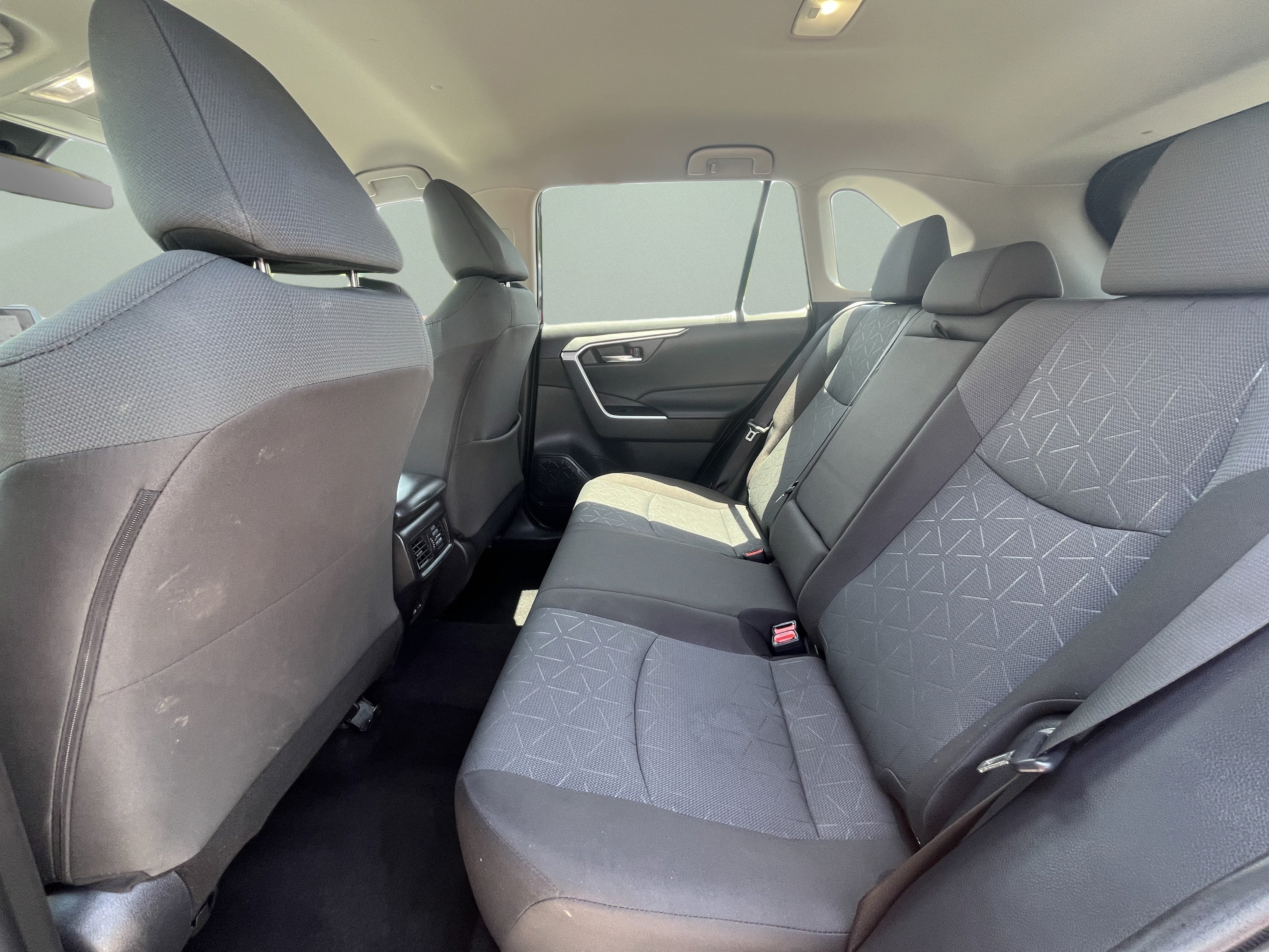 Used 2024 Toyota RAV4 XLE FWD image 30