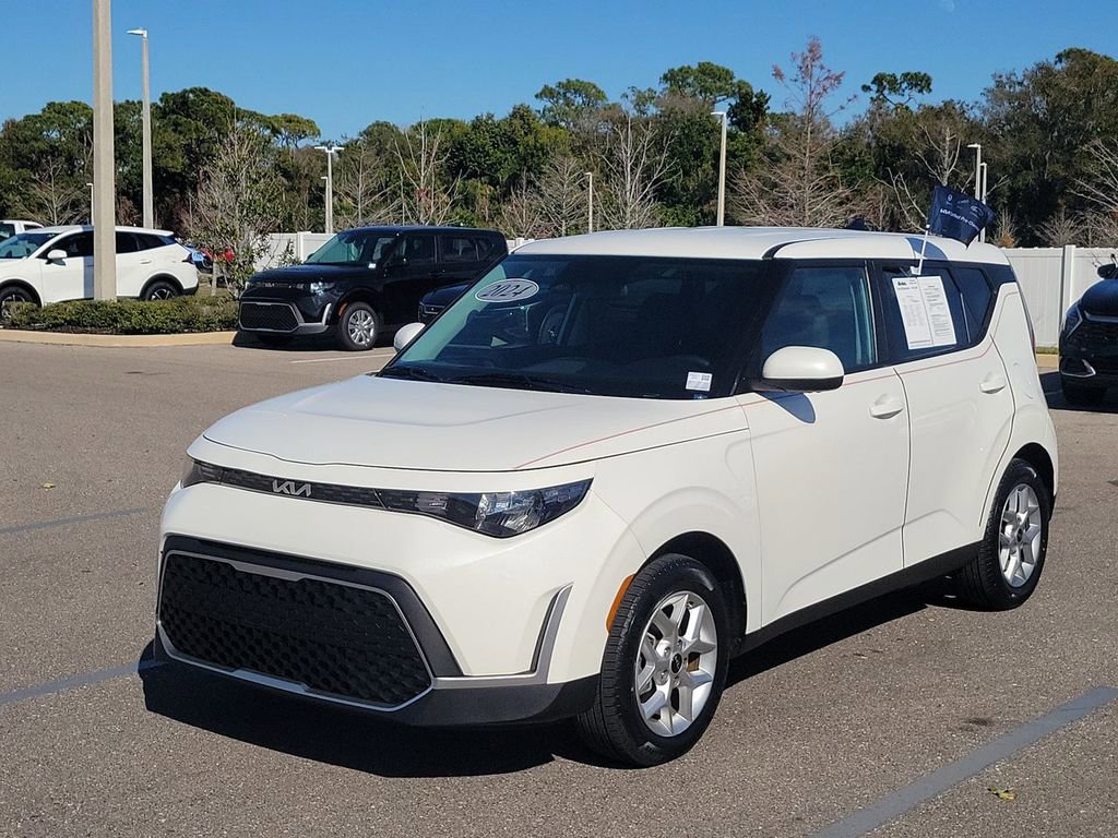 Used 2024 Kia Soul LX w/ Option Group 015 image 2