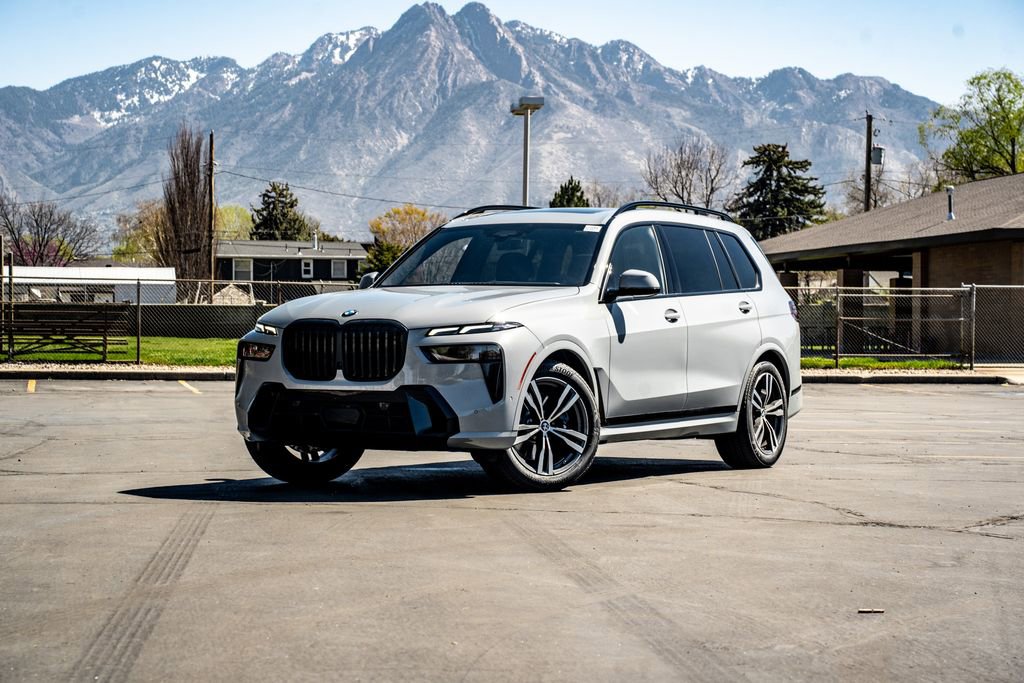 New 2026 BMW X7 xDrive40i w/ M Sport Package