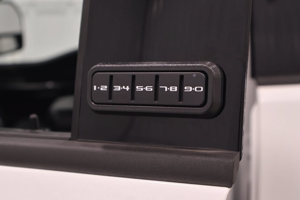 Used 2025 Ford F450 Platinum w/ FX4 Off-Road Package AWD/4WD image 41