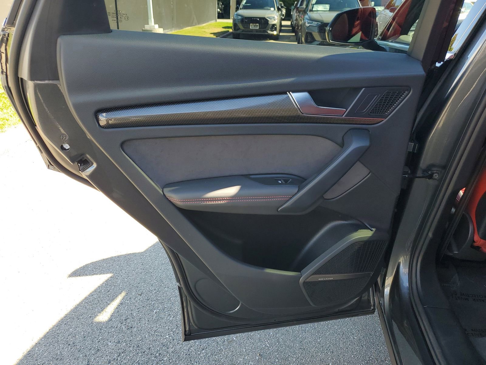 Used 2025 Audi SQ5 Premium Plus w/ Premium Plus Package image 15