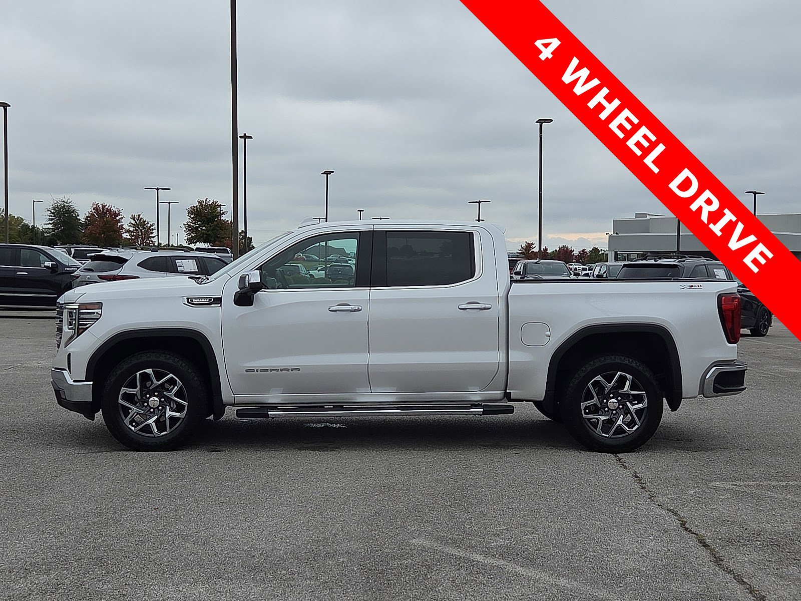Used 2023 GMC Sierra 1500 SLT image 3
