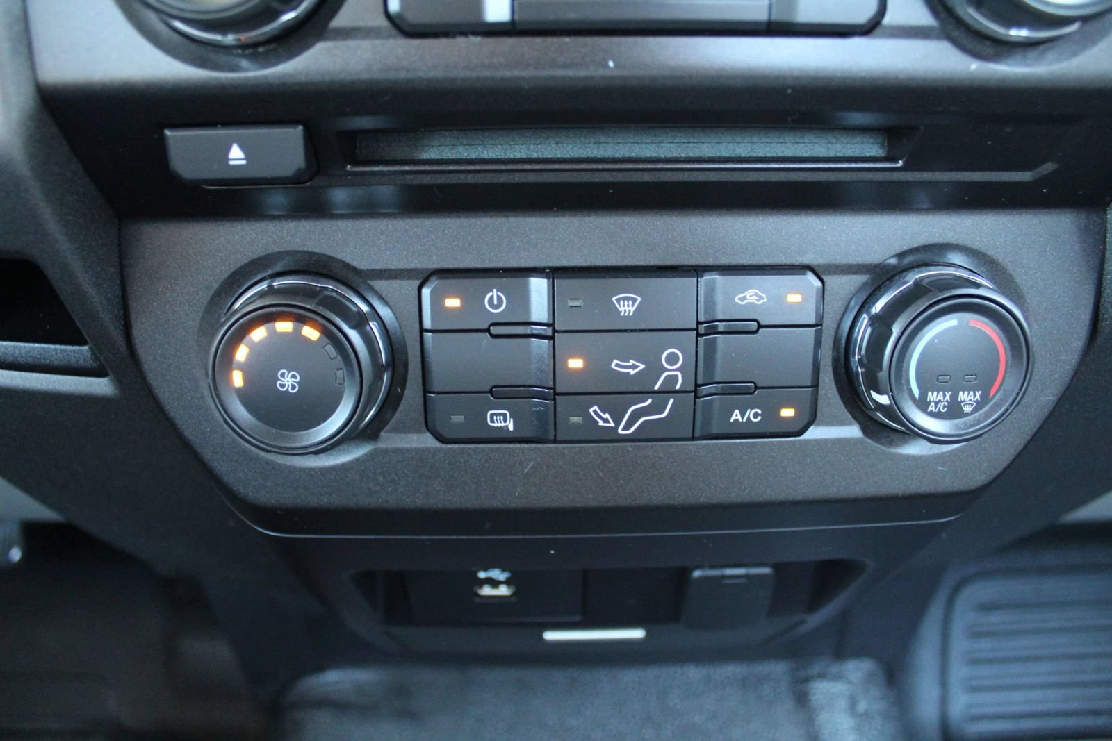 Used 2017 Ford F250 XL w/ Power Equipment Group RWD image 17