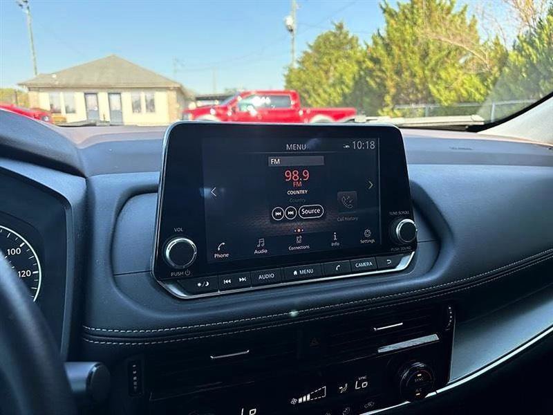Used 2022 Nissan Rogue SV FWD image 30
