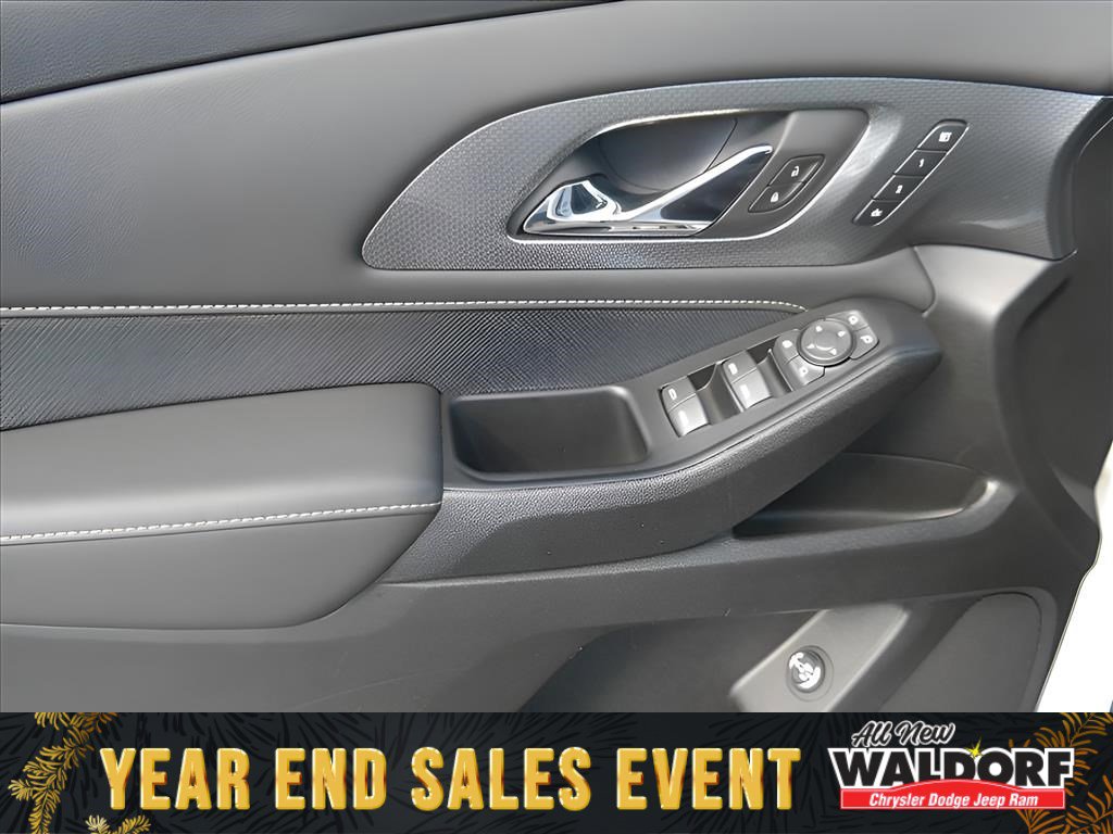 Used 2024 Chevrolet Traverse Premier w/ Redline Edition image 12