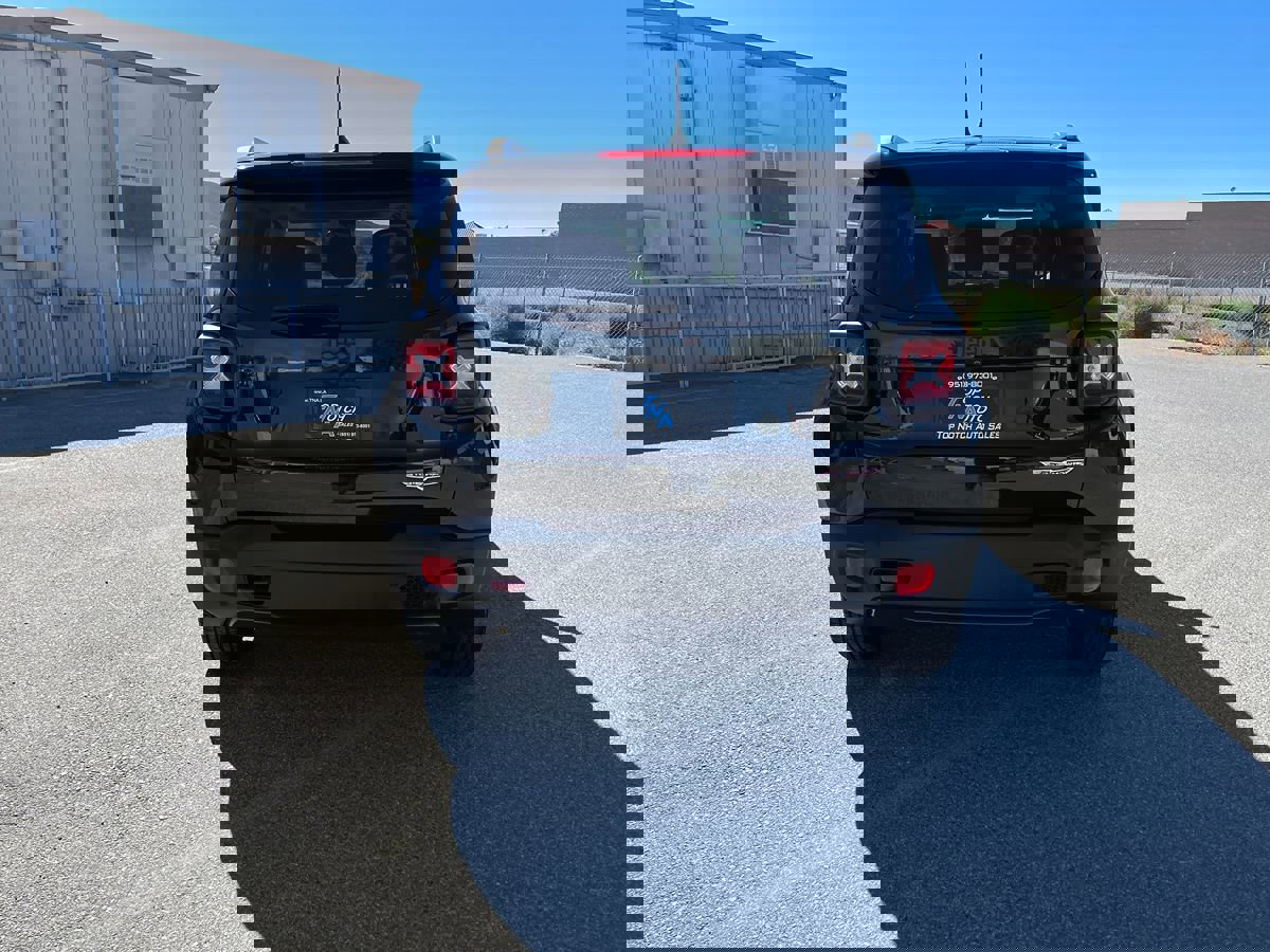 Used 2016 Jeep Renegade Trailhawk w/ Premium Trailhawk Package image 6