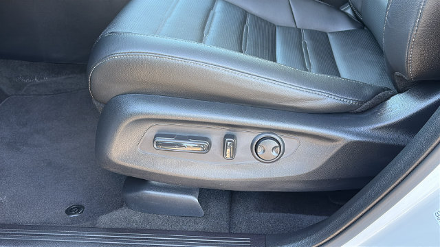 Used 2026 Honda CR-V EX-L image 11