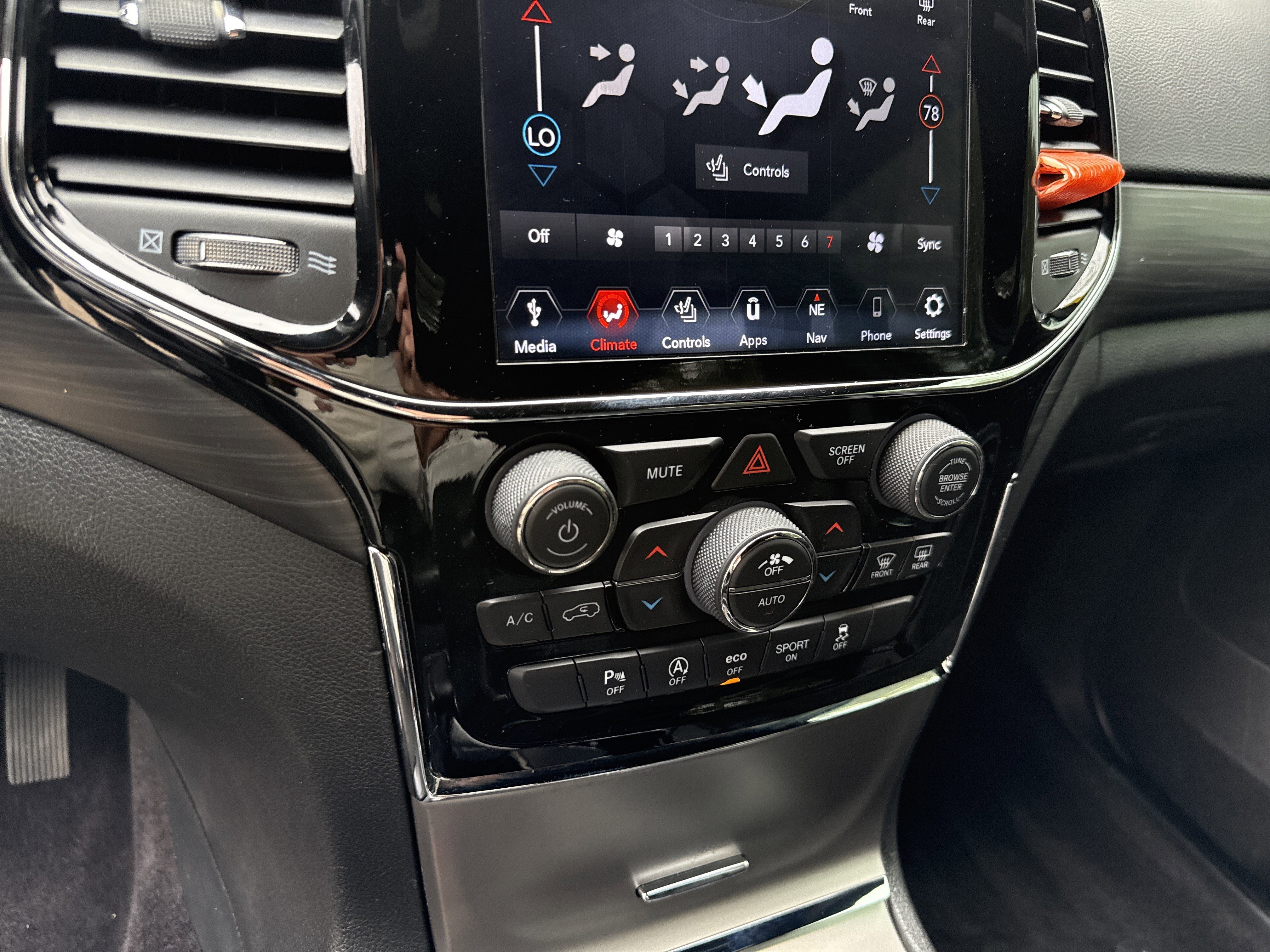 Used 2019 Jeep Grand Cherokee Altitude RWD image 27