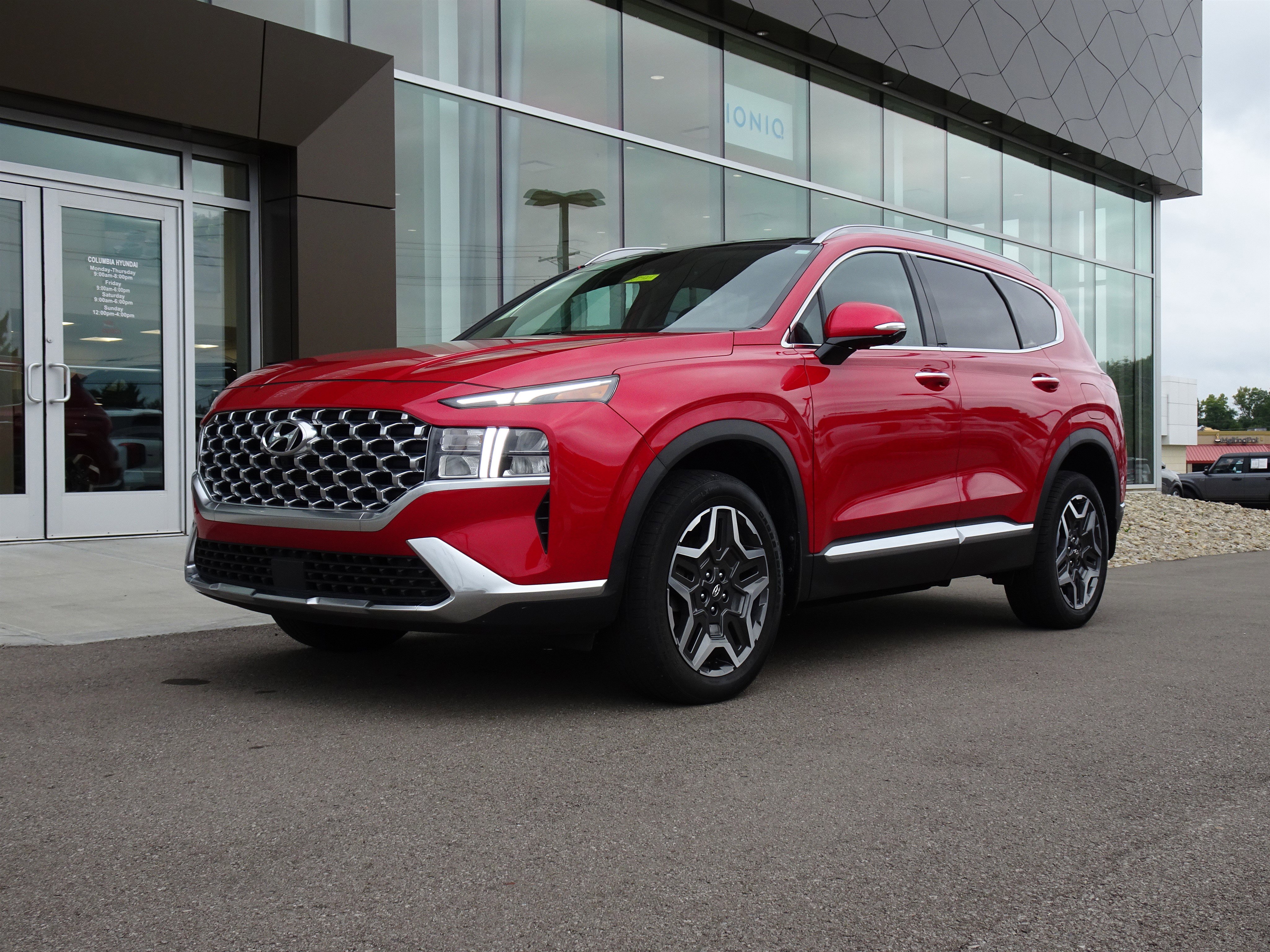 Certified 2023 Hyundai Santa Fe SEL Premium w/ Cargo Package image 1