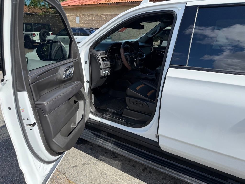 Used 2024 GMC Yukon XL AT4 w/ AT4 Premium Plus Package AWD/4WD image 20