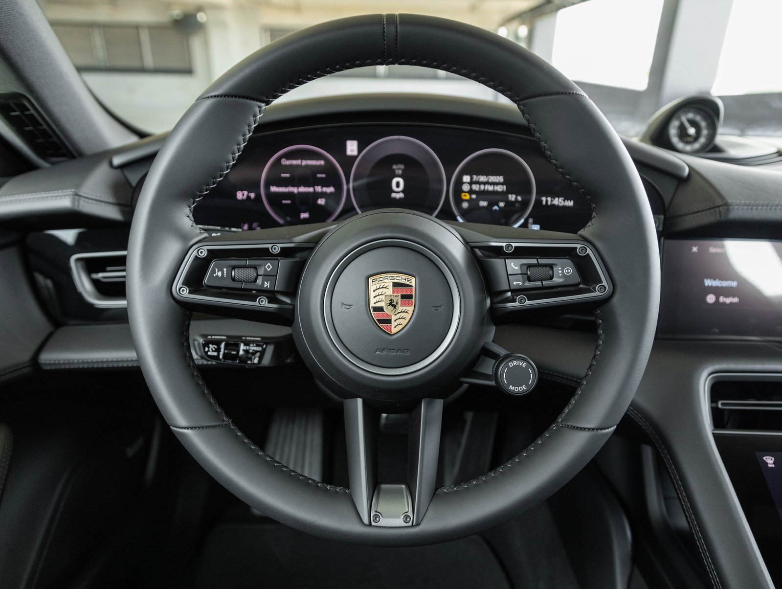 Used 2025 Porsche Taycan image 13