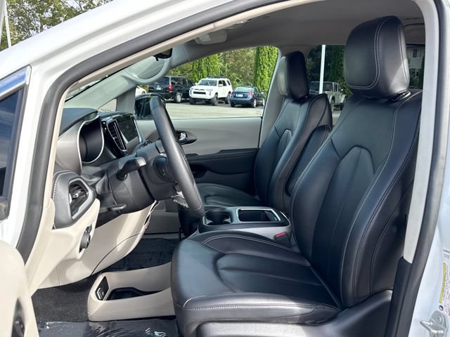 Used 2024 Chrysler Pacifica Limited FWD image 18