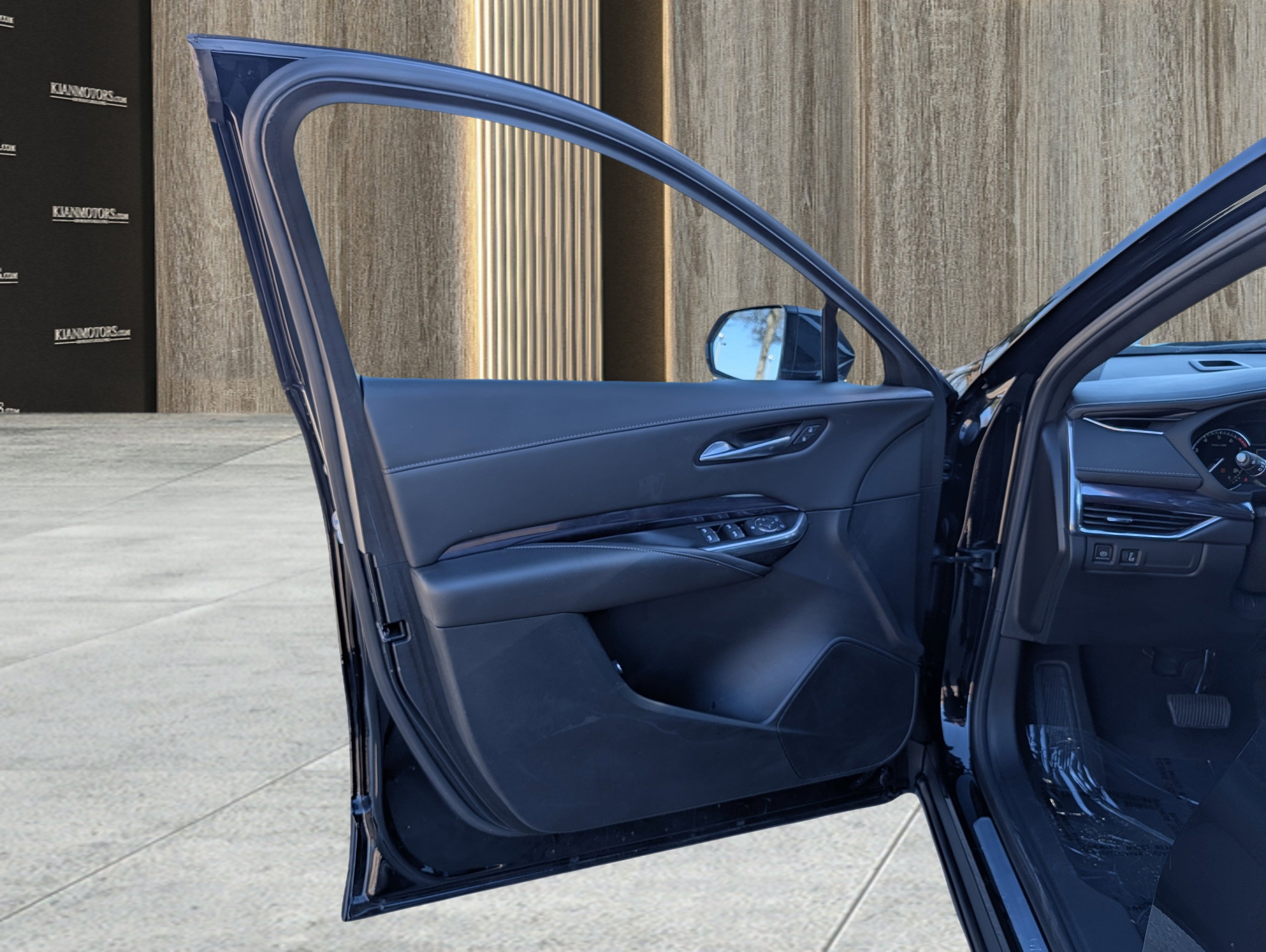 Used 2023 Cadillac XT4 Luxury w/ Cold Weather Package image 57