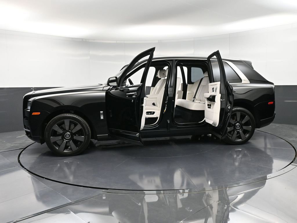 Certified 2022 Rolls-Royce Cullinan AWD/4WD image 42