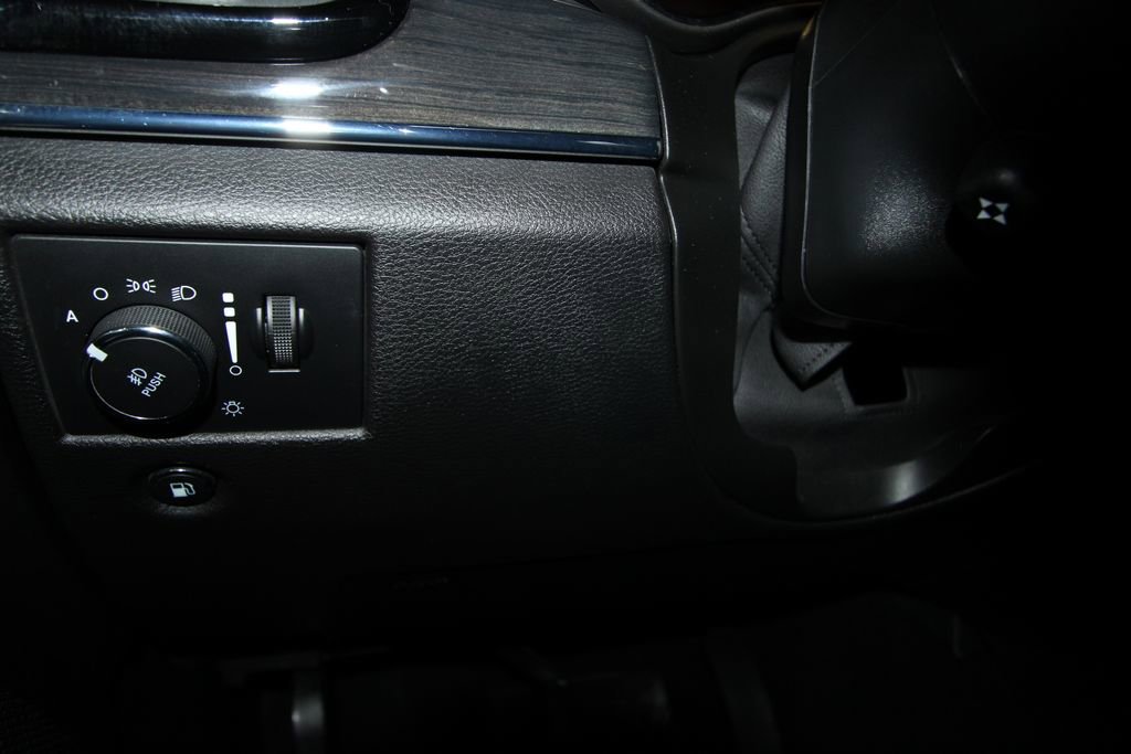 Used 2020 Jeep Grand Cherokee Overland image 10