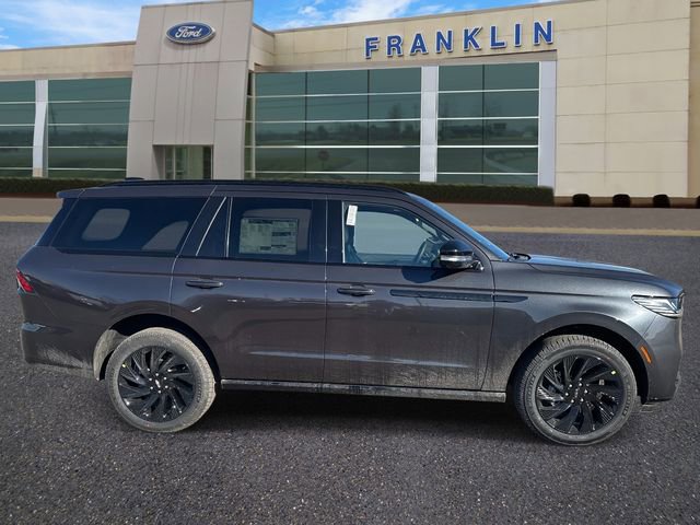 New 2025 Lincoln Navigator Reserve w/ Jet Appearance Package AWD/4WD image 8