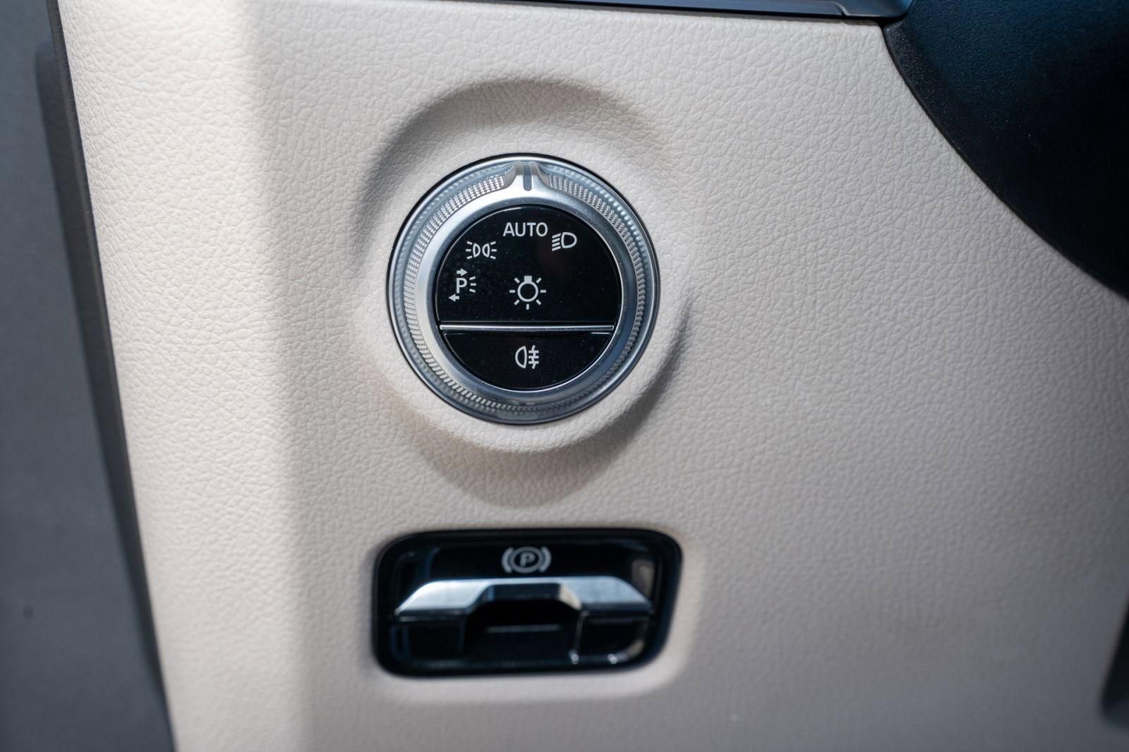 Used 2022 Mercedes-Benz C 300 4MATIC Sedan w/ Exclusive Trim Package image 30