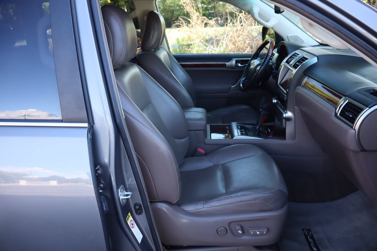 Used 2010 Lexus GX 460 AWD/4WD image 25