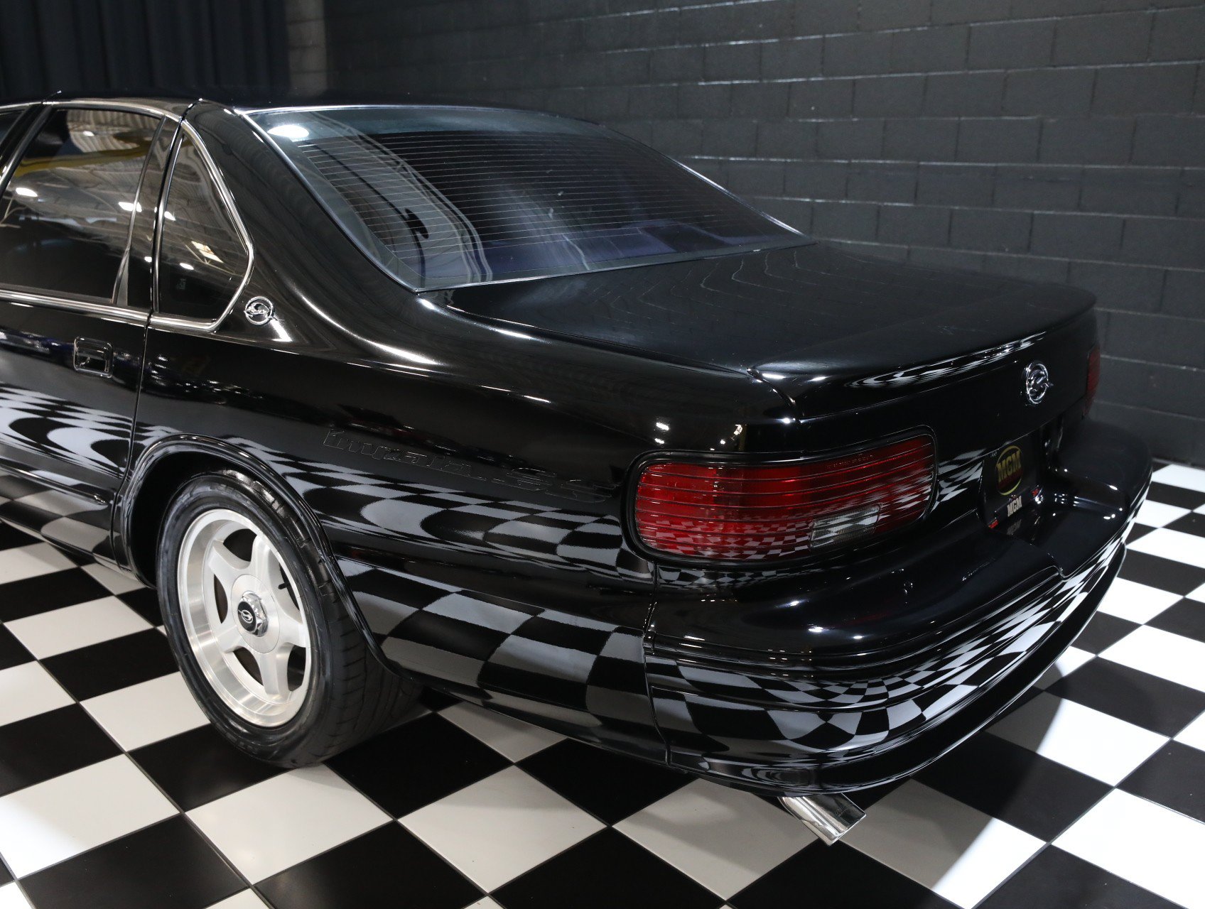 Used 1996 Chevrolet Impala SS RWD image 23