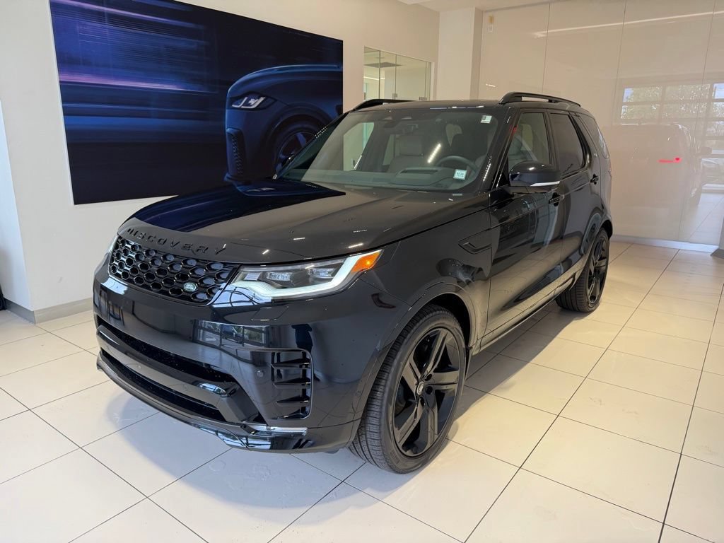 New 2025 Land Rover Discovery Dynamic SE