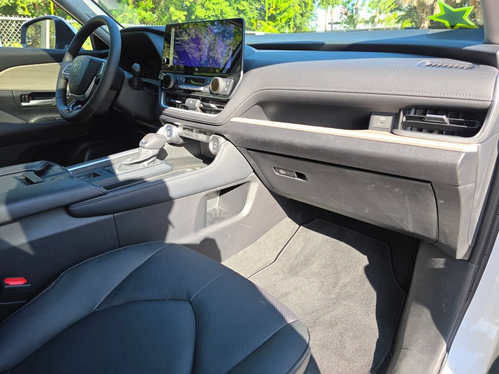 Used 2026 Toyota Grand Highlander AWD image 13