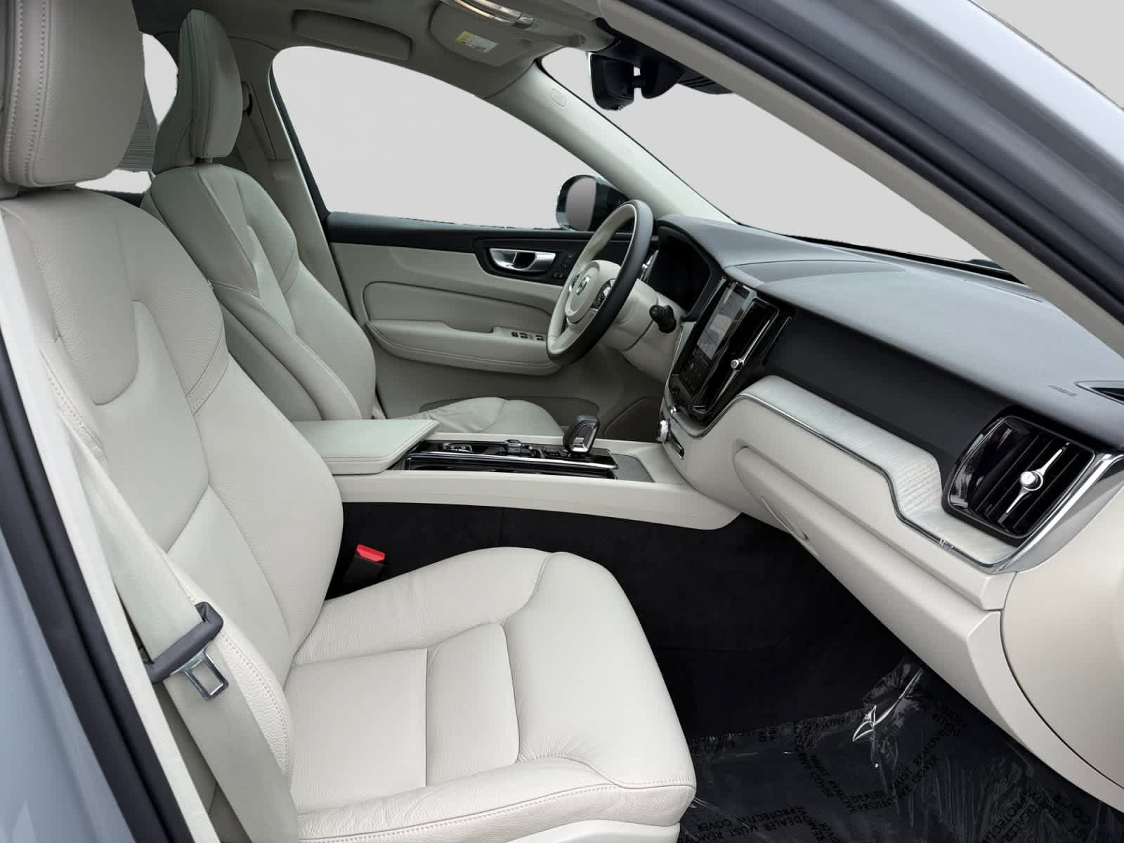 Used 2024 Volvo XC60 B5 Plus w/ Protection Package Premier AWD/4WD image 20