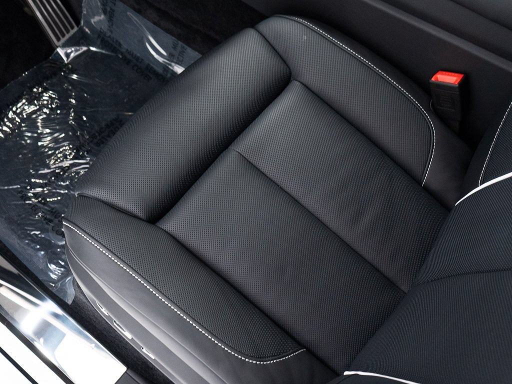 Used 2026 Rolls-Royce Cullinan AWD/4WD image 19