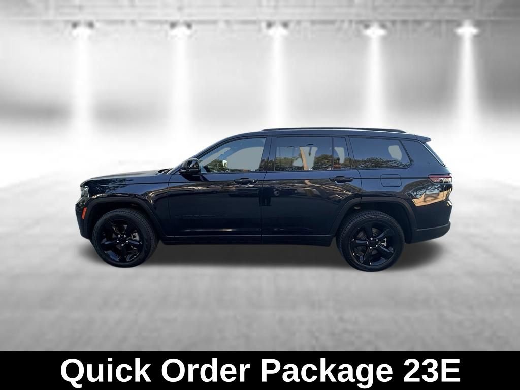 Used 2024 Jeep Grand Cherokee L Limited w/ Black Appearance Package RWD image 4
