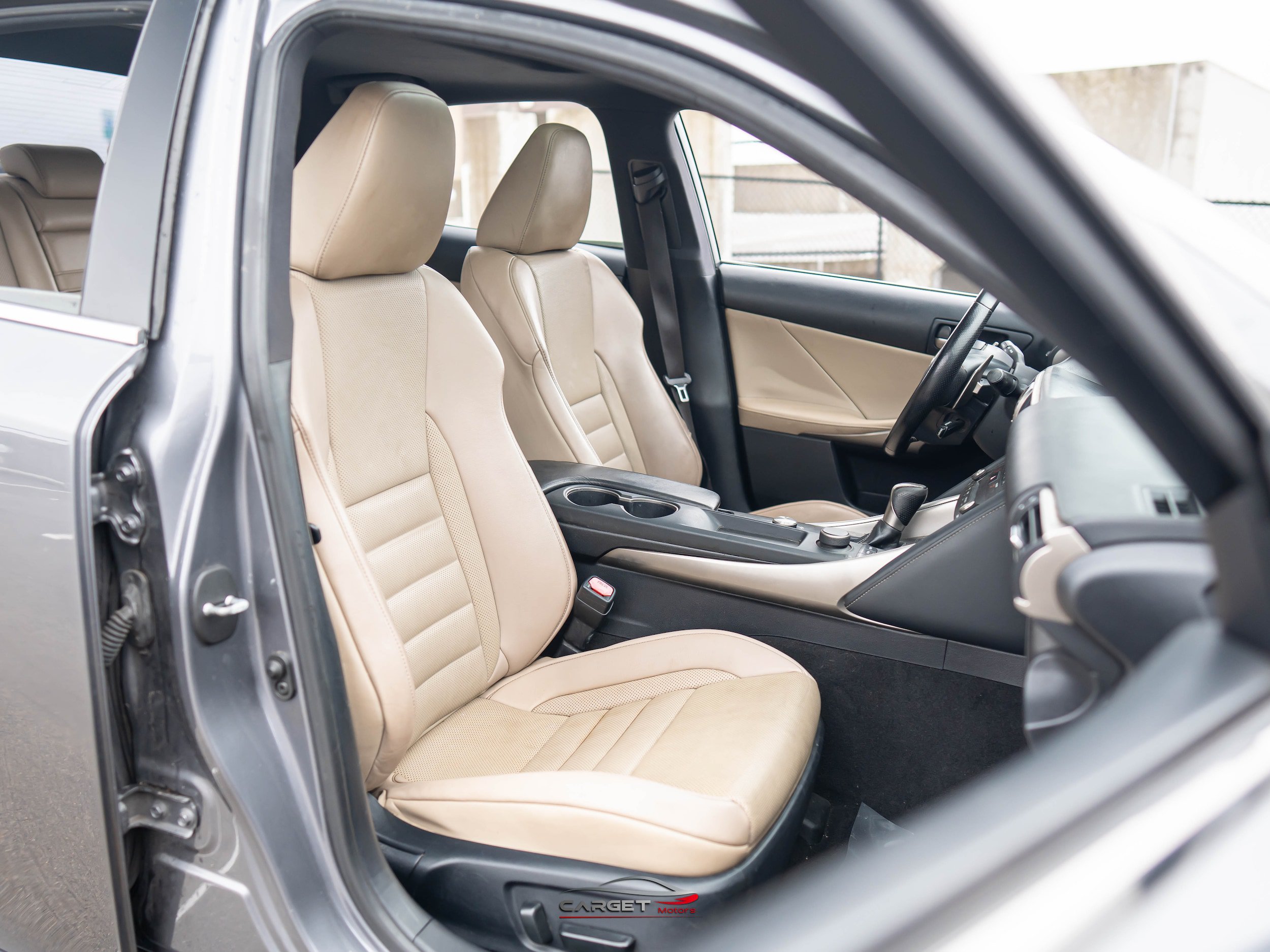Used 2019 Lexus IS 300 F Sport w/ F Sport Package RWD image 17