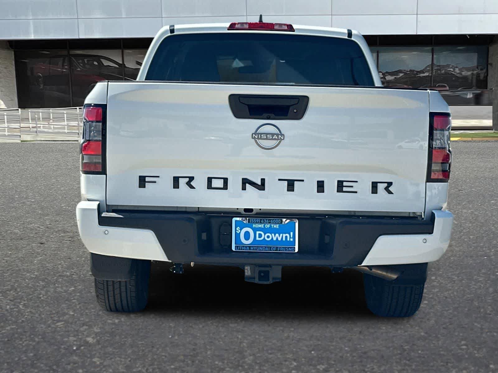 Used 2025 Nissan Frontier SV w/ Tow Package RWD image 8