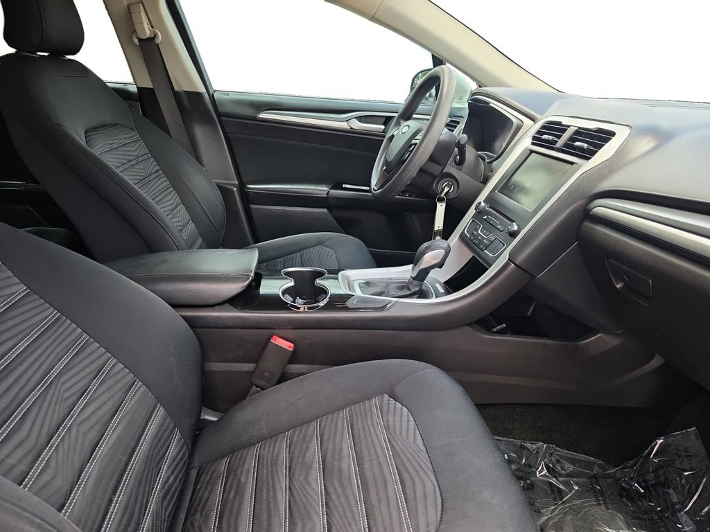 Used 2016 Ford Fusion SE FWD image 15