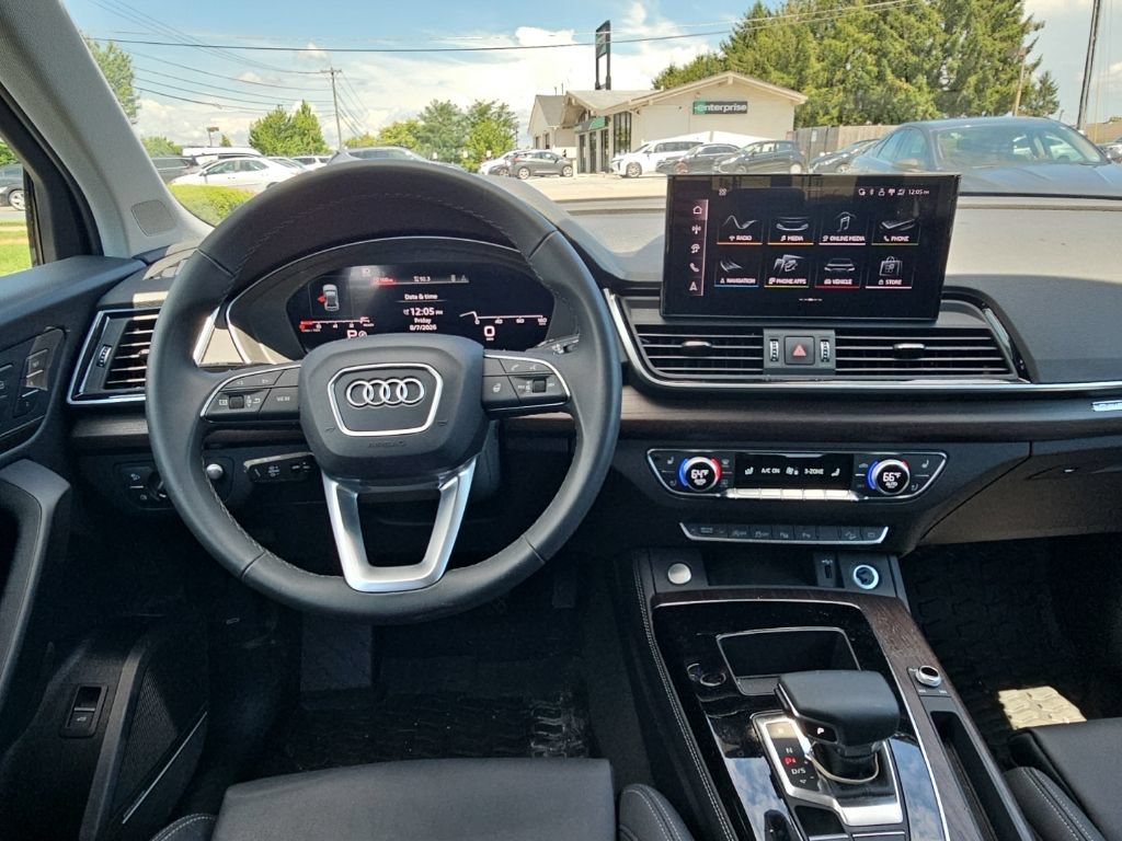 Used 2025 Audi Q5 Prestige AWD/4WD image 2