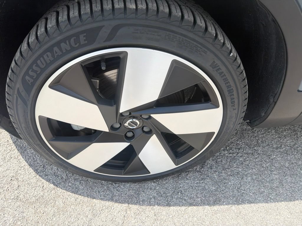 Certified 2023 Volvo C40 P8 Recharge Ultimate w/ Protection Package Premier AWD/4WD image 6