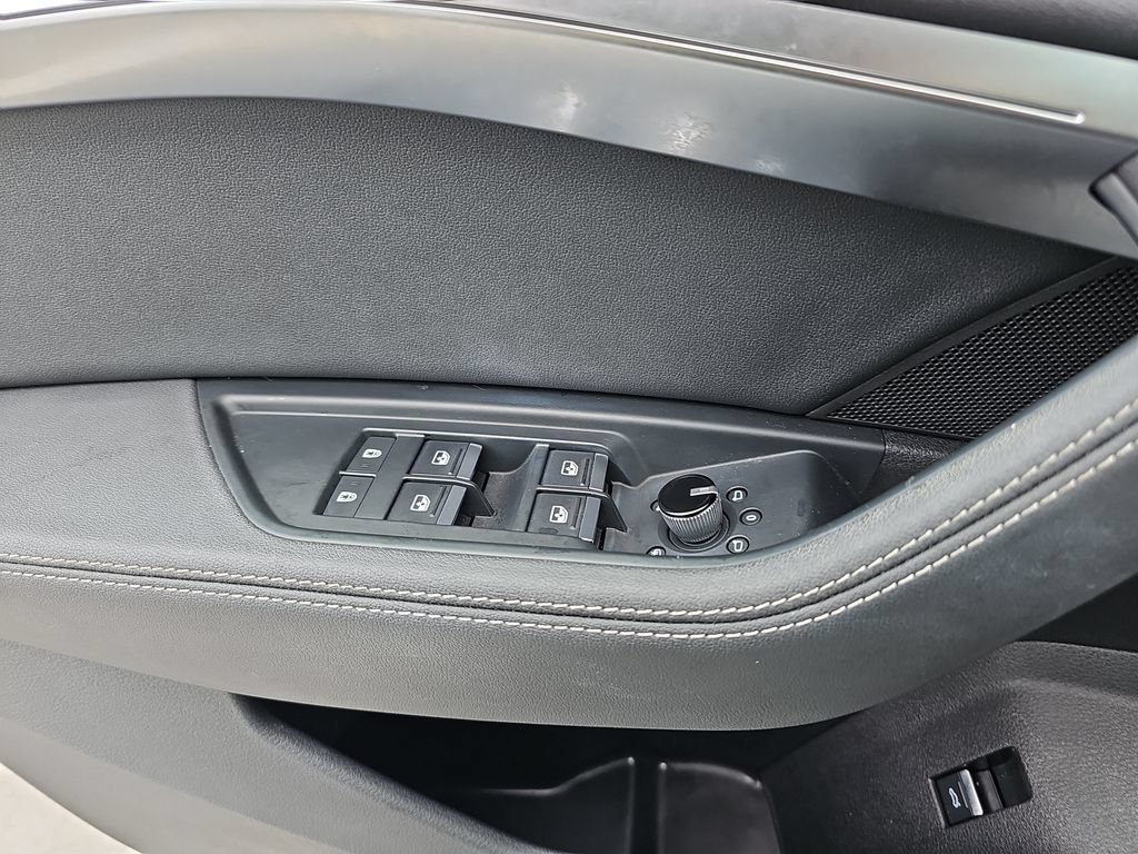 Used 2021 Audi e-tron Premium w/ Convenience Plus Package AWD/4WD image 27