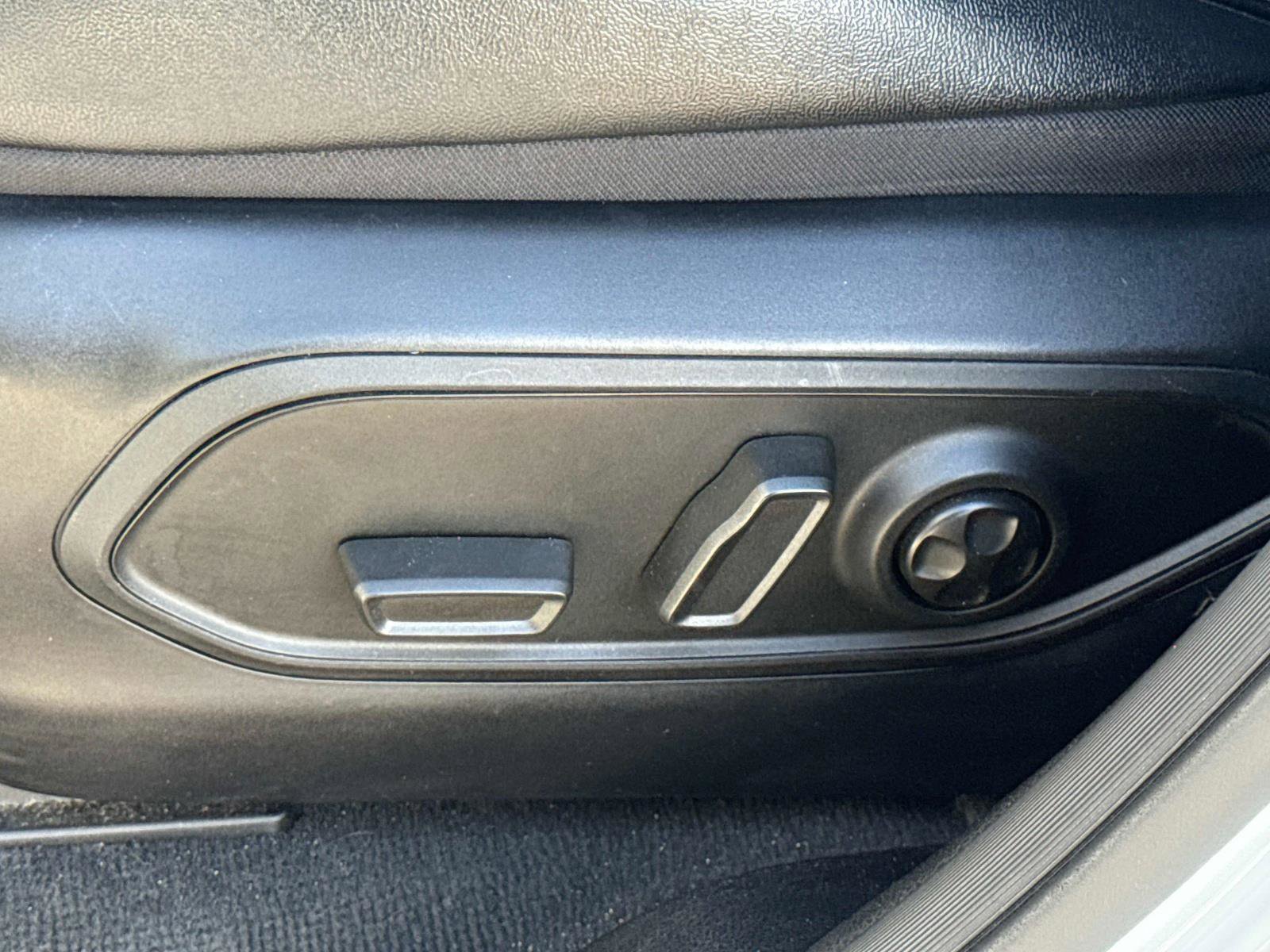 Used 2024 Jeep Grand Cherokee L Limited w/ Luxury Tech Group II image 23