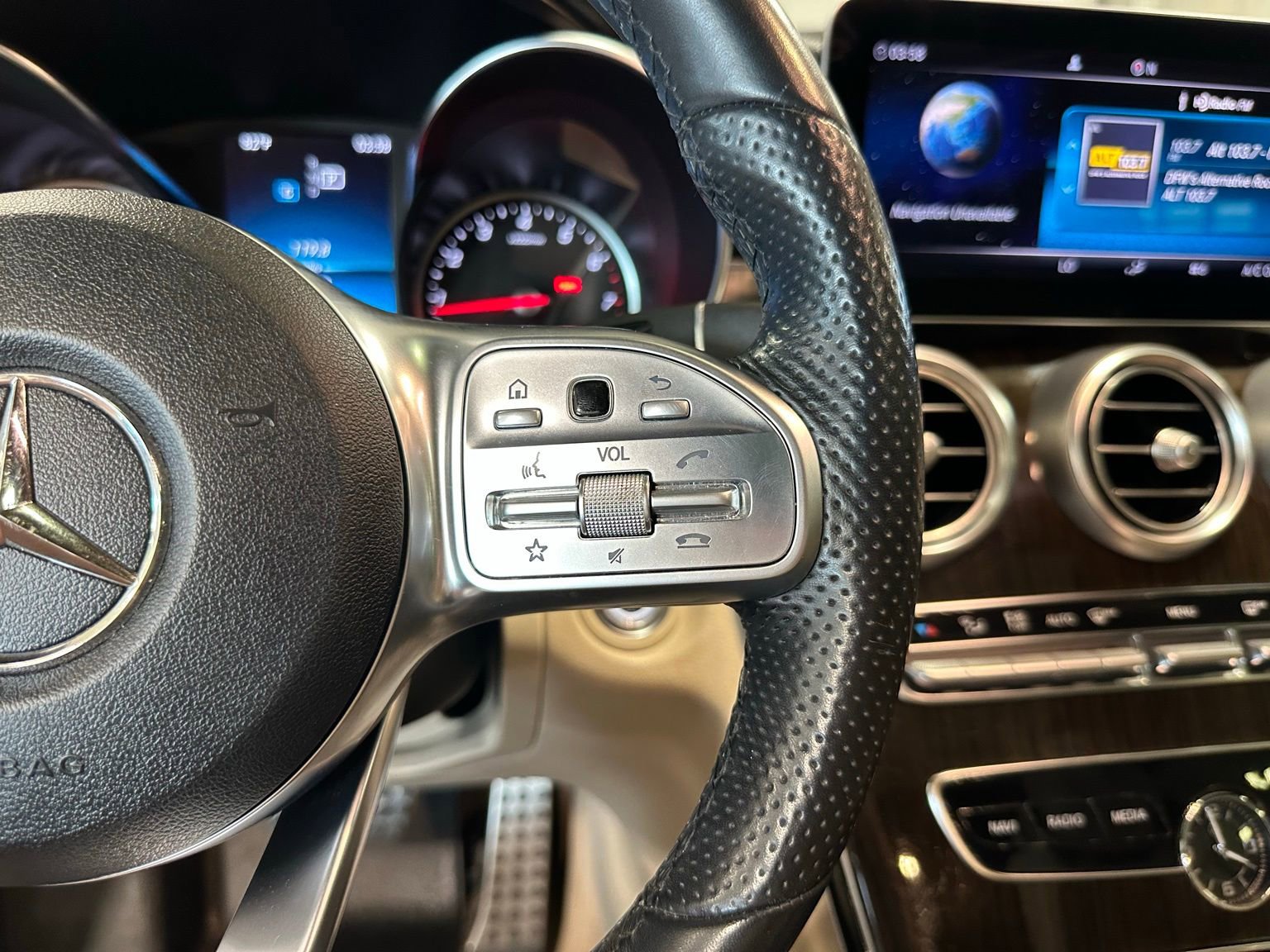 Used 2019 Mercedes-Benz C 300 Coupe image 18