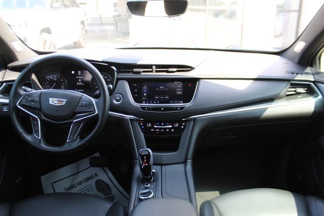 Used 2021 Cadillac XT5 Premium Luxury FWD image 12