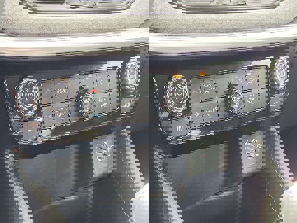 Used 2022 Jeep Compass Latitude image 15