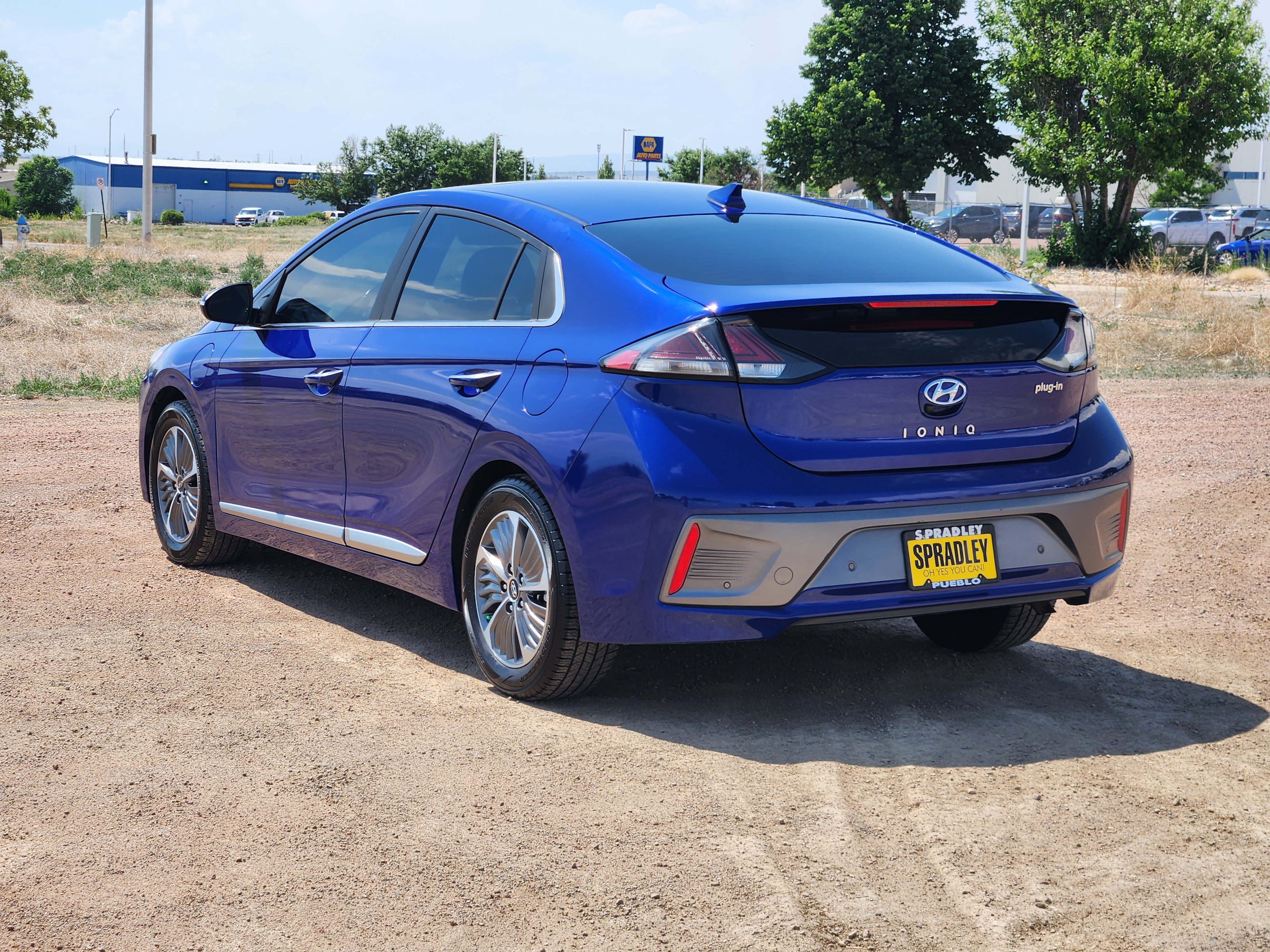 Used 2022 Hyundai Ioniq Limited FWD image 3