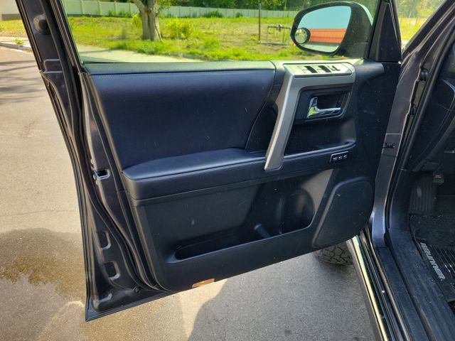 Used 2018 Toyota 4Runner Limited AWD/4WD image 10