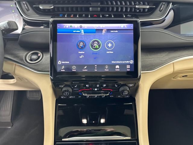 Used 2023 Jeep Grand Cherokee 4WD 4xe w/ Luxury Tech Group II image 21