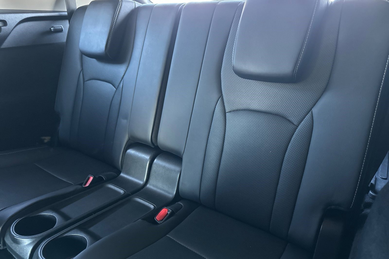 Used 2018 Lexus RX 450hL Premium w/ Premium Package image 19