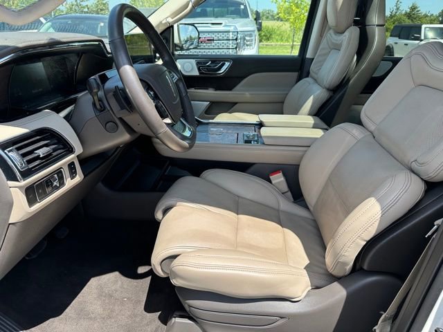 Used 2022 Lincoln Navigator Reserve image 28