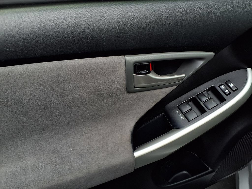Used 2015 Toyota Prius Two FWD image 17
