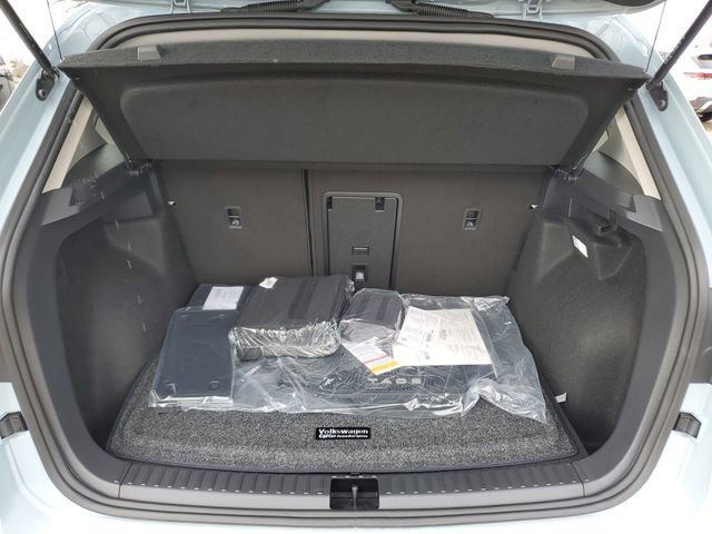 New 2026 Volkswagen Taos SEL image 9