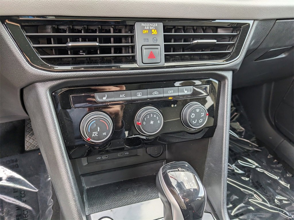 Certified 2023 Volkswagen Taos SE w/ Panoramic Sunroof Package image 25