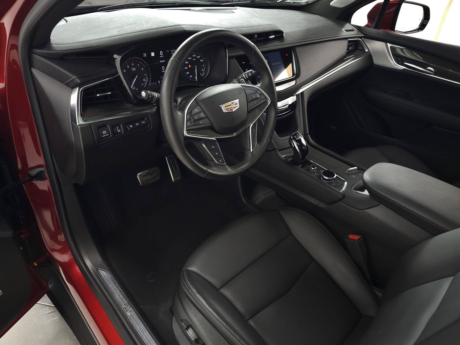 Used 2023 Cadillac XT5 Sportv w/ Technology Package AWD/4WD image 17