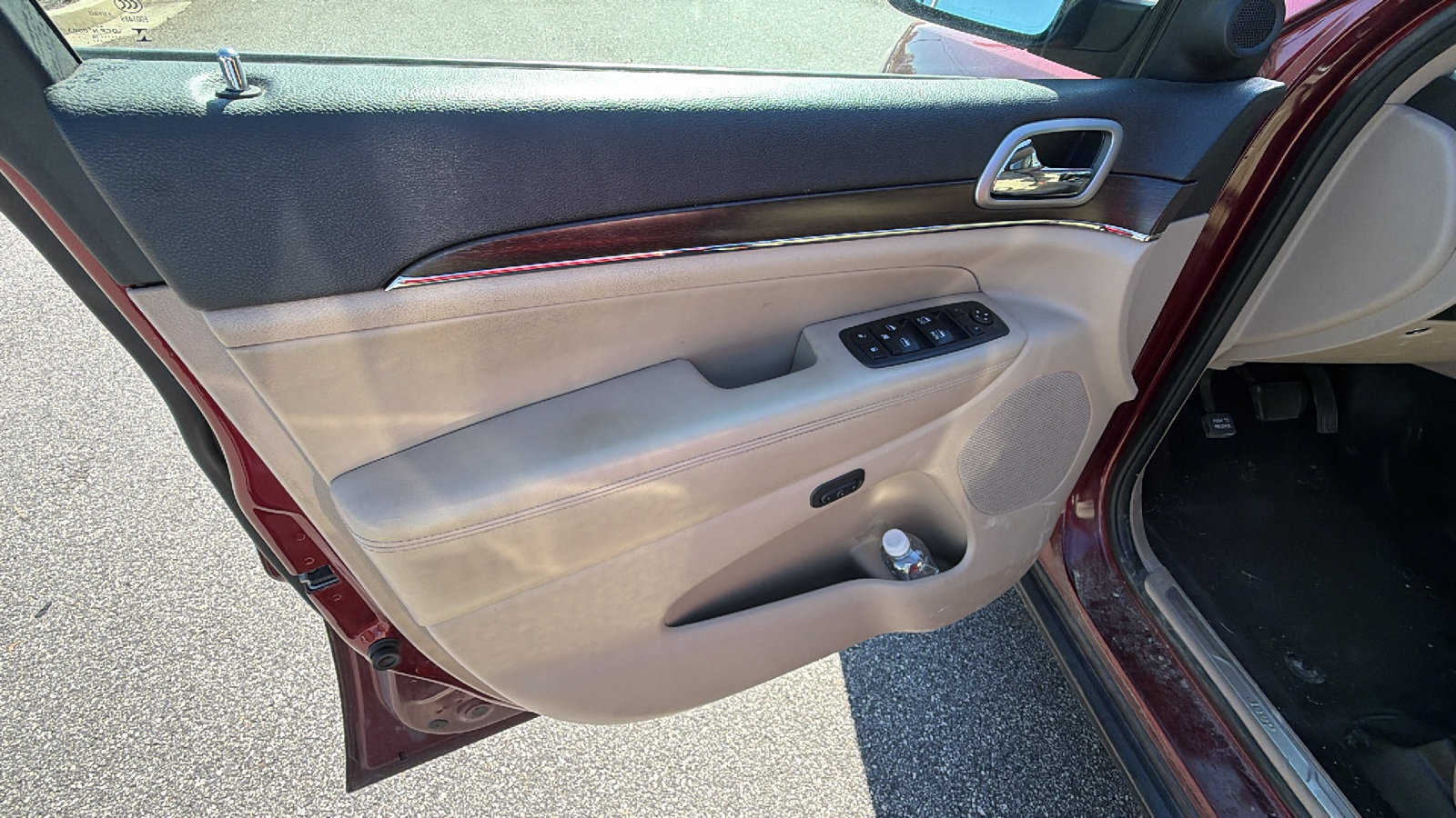 Used 2018 Jeep Grand Cherokee Limited AWD/4WD image 14